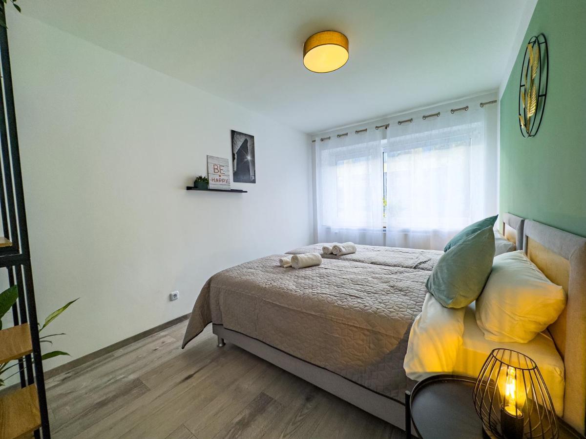Immostay #6 - Ferienhaus 4 Zimmer Fuer 8 Personen, Wifi & Zentrum BRE Екстериор снимка